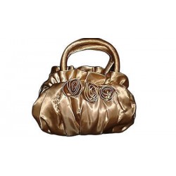 Handbag with flower details. 
