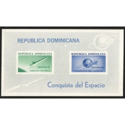 G)1964 DOMINICAN REPUBLIC, ROCKET LEAVIG EARTH-SPACE CAPSULE ORBITING EARTH, SPACE CONQUEST IMPERFORATED S/S, MNH SCN C136a