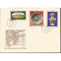 V) 1971 CARIBBEAN, PORCELAIN AND MOSAICS IN THE METROPOLITAN MUSEUM, HAVANA, PARISIAN VASE, FDC