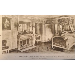 J) 1910 FRANCE, MARIA ANTONIETA'S BEDROOM, POSTCARD
