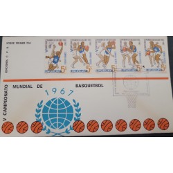 O) 1967 URUGUAY, SHOOTING FOR BASKET, BASKETBALL PLAYERS IN ACTION, DRIVING, ABOUT TO PASS, READY TO PASS, DRIBBLING, FDC XF