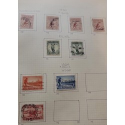 SD) SMALL SPECIALIZED COLLECTION OF AUSTRALIAN STAMPS