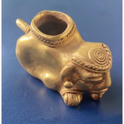 O) TUMBAGA DETAILS ABOUT COPPER AND GOLD ALLOY, VESSEL, COLUMBIAN FIGURE THIS IS AN ELEMENT THAT IS CALLED IN COLOMBIA